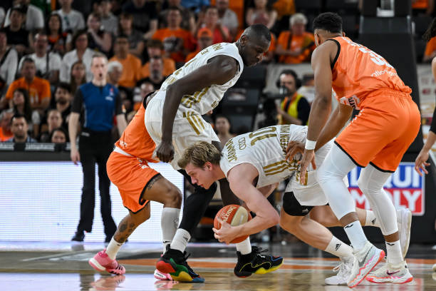 自于对球队 自于对球队